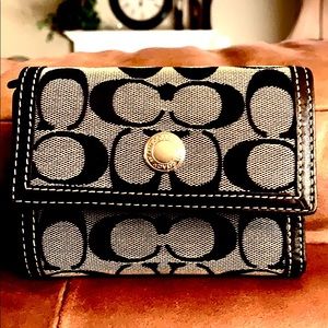 Coach Signature C Wallet 🎀